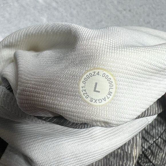 Lululemon Pace Breaker Shorts Mens Size Large Yellow Inseam 7 in No Liner - Picture 10 of 11